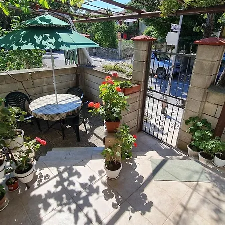 Guest house Fema