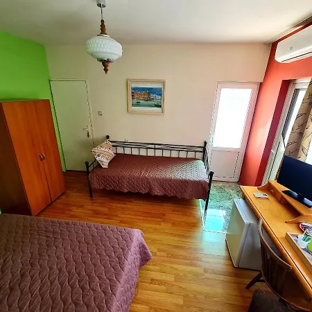 Fema Guest house *