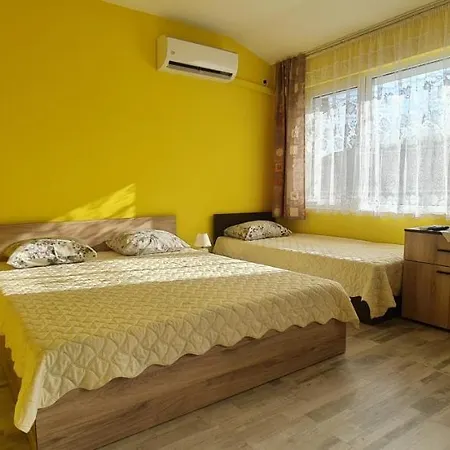 Fema Guest house *