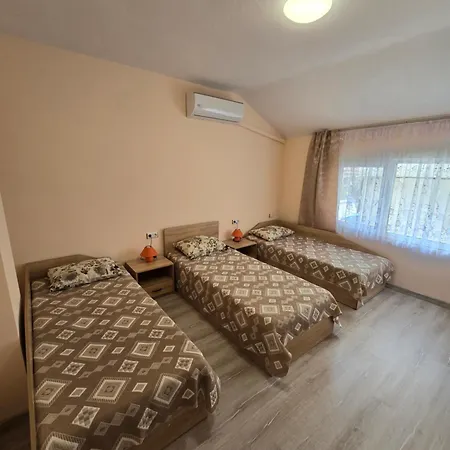 Fema Guest house *