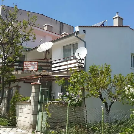 Fema Guest house *